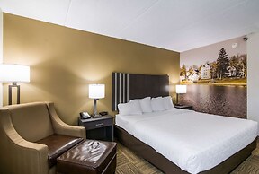 Clarion Pointe Jamestown - Falconer