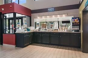 Clarion Pointe Jamestown - Falconer