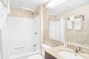 Howard Johnson by Wyndham Clifton NJ