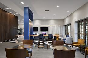 Crowne Plaza Providence-Warwick Airport by IHG