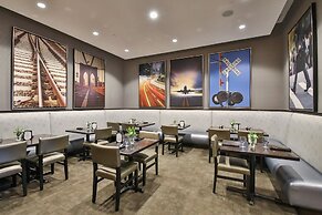 Crowne Plaza Providence-Warwick Airport by IHG