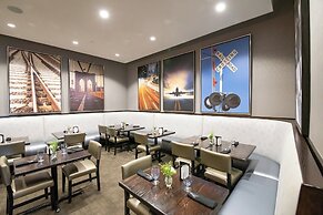 Crowne Plaza Providence-Warwick Airport by IHG