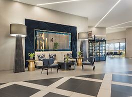 Crowne Plaza Providence-Warwick Airport by IHG