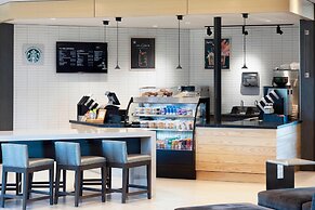 Delta Hotels by Marriott Minneapolis Northeast