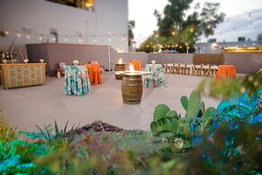 Crowne Plaza Phoenix Airport - PHX by IHG