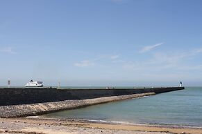 Holiday Inn Calais by IHG