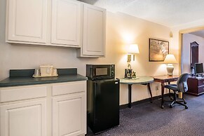 Quality Inn & Suites Albany Airport