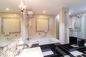 Holiday Inn Kuwait Al Thuraya City by IHG