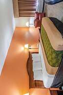 Econo Lodge Inn & Suites