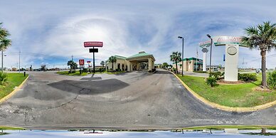 Econo Lodge Inn & Suites
