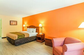 Econo Lodge Inn & Suites