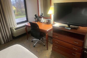 Days Inn by Wyndham Englewood Dayton Airport