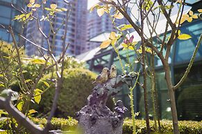 Rosedale On Robson Suite Hotel