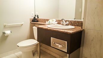 Rosedale On Robson Suite Hotel