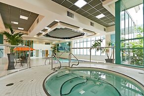 Rosedale On Robson Suite Hotel