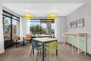 Spark by Hilton Colorado Springs I 25 Central