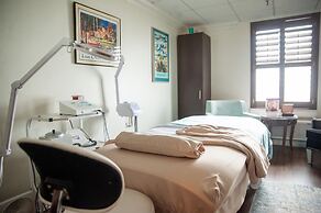 The Blennerhassett Hotel