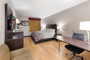 Red Roof Inn & Suites Columbus - West Broad
