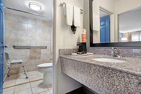 Quality Inn & Suites near Lake Eufaula