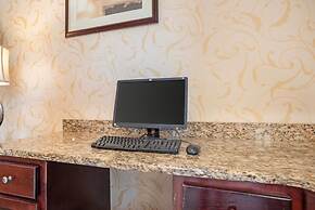 Quality Inn & Suites near Lake Eufaula