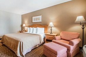 Quality Inn US65 & E. Battlefield Rd. Springfield