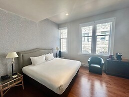 Bedford Regency Hotel