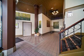 Bedford Regency Hotel