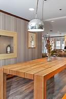 Bedford Regency Hotel