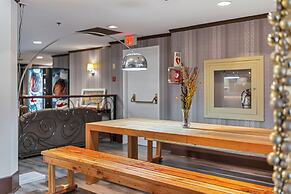 Bedford Regency Hotel