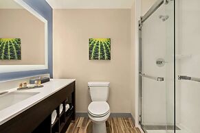 La Quinta Inn & Suites by Wyndham San Bernardino