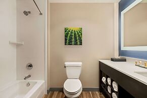 La Quinta Inn & Suites by Wyndham San Bernardino