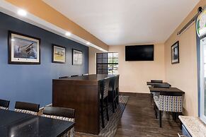 Quality Inn & Suites Airport