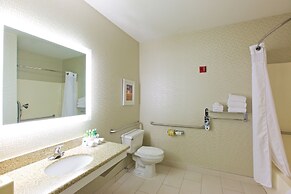 Holiday Inn Express Fargo-West Acres by IHG