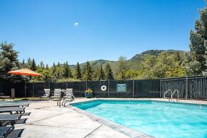 Park City Peaks Hotel