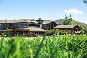Park City Peaks Hotel