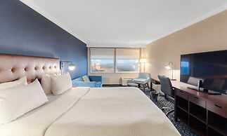 Wyndham Grand Fallsview Hotel