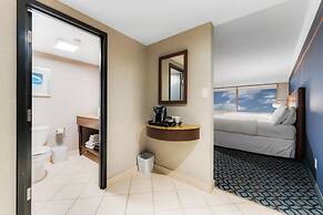 Wyndham Grand Fallsview Hotel