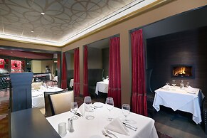 Wyndham Grand Fallsview Hotel