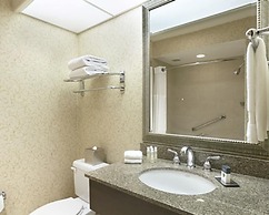 DoubleTree by Hilton Ontario Airport