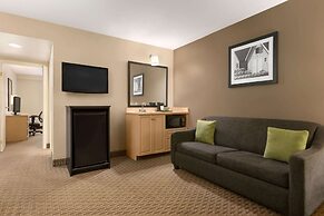Travelodge Suites by Wyndham Moncton