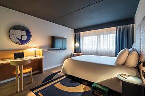 TRIBE Den Haag Centraal