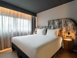 TRIBE Den Haag Centraal