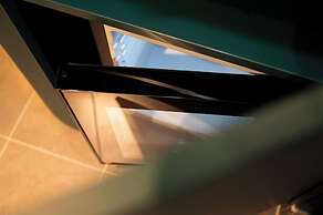 TRIBE Den Haag Centraal