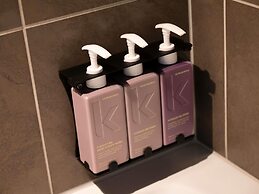 TRIBE Den Haag Centraal