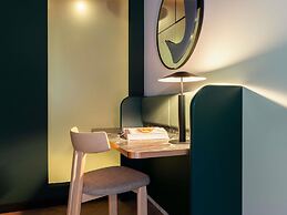 TRIBE Den Haag Centraal