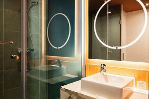 TRIBE Den Haag Centraal