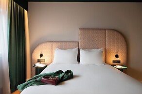 TRIBE Den Haag Centraal