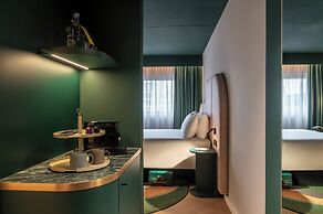 TRIBE Den Haag Centraal