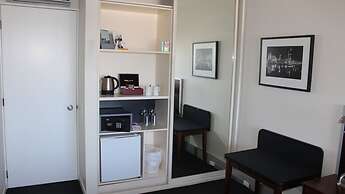 The Parnell Hotel & Conference Centre