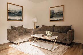 Aurora Inn